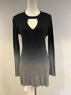 Rock&Republic Ombre Keyhole Sweater size large